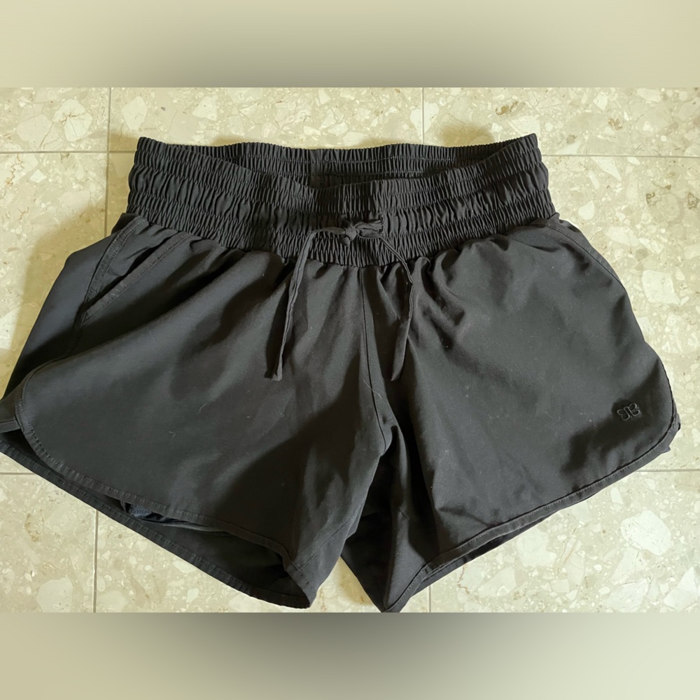 Albion Fit black Lunge shorts lined with built in shorts and pockets size XL
